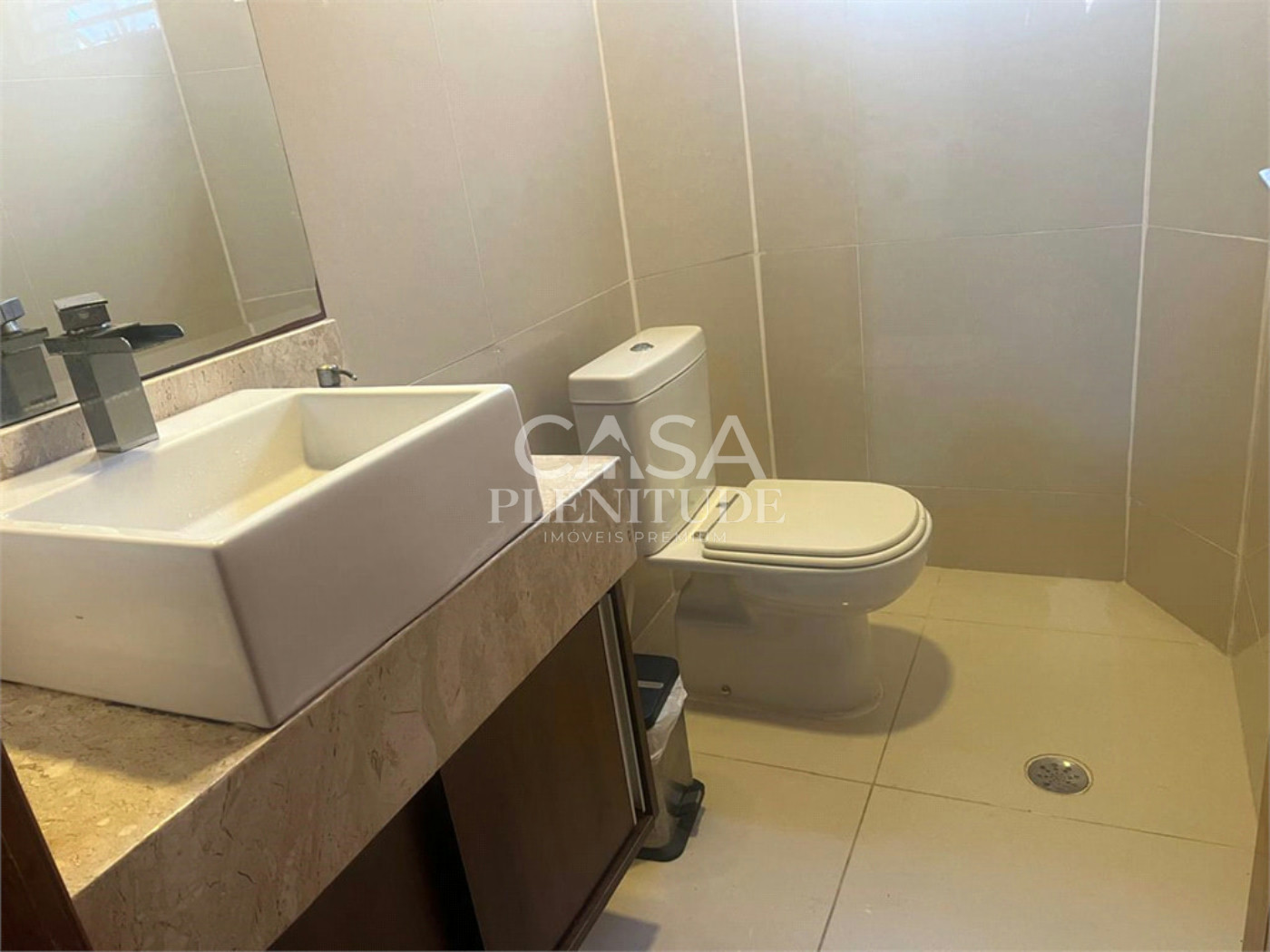 Sobrado à venda com 3 quartos, sendo 1 suíte, em Jardim Santa Marta, Sorocaba, SP