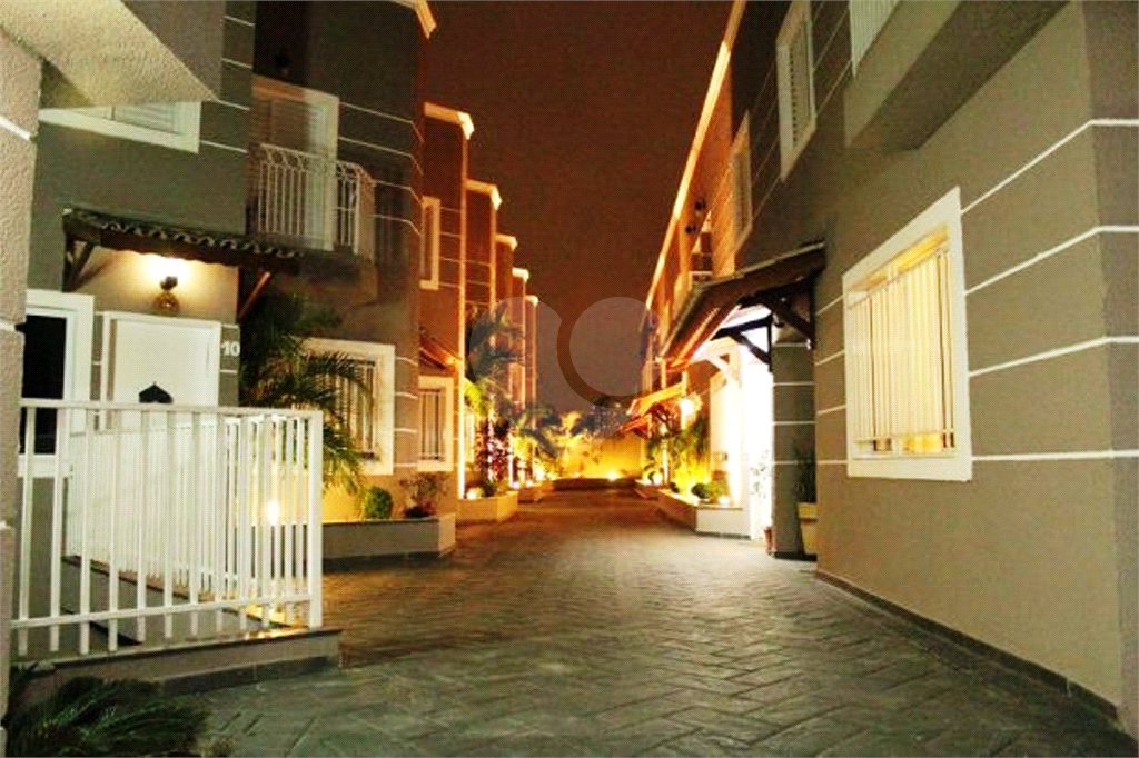 Casa à venda com 3 quartos, sendo 1 suíte, no condomínio Residencial Água Fria, São Paulo - SP