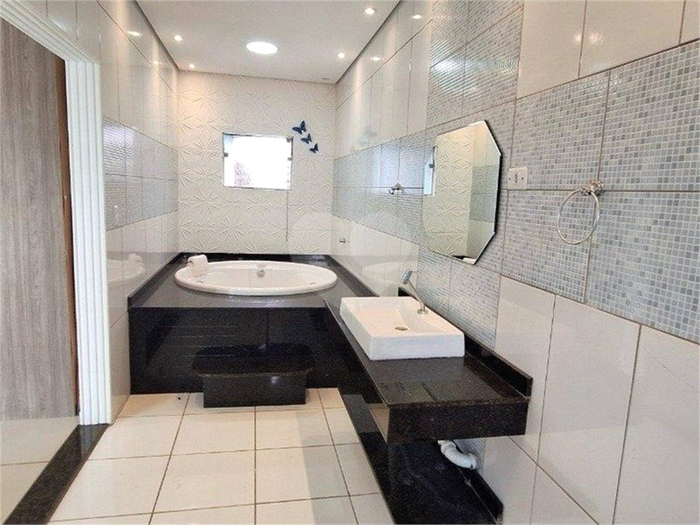 Casa à venda com 3 quartos, sendo 1 suíte, em Jardim dos Pássaros, Sorocaba, SP