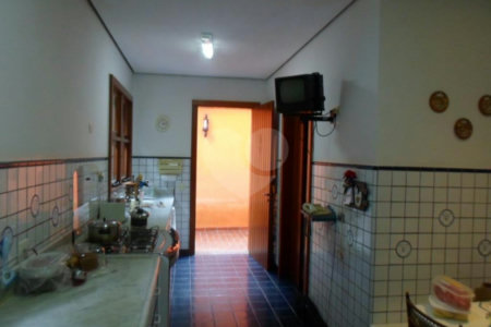 Sobrado à venda com 5 quartos, sendo 3 suítes, em Fazenda Morumbi, São Paulo, SP