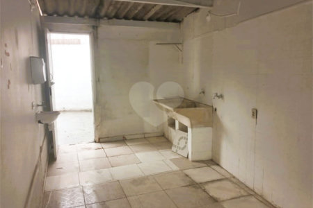 Casa à venda ou para alugar com 7 quartos, sendo 2 suítes, em Jardim Peri Peri, São Paulo, SP