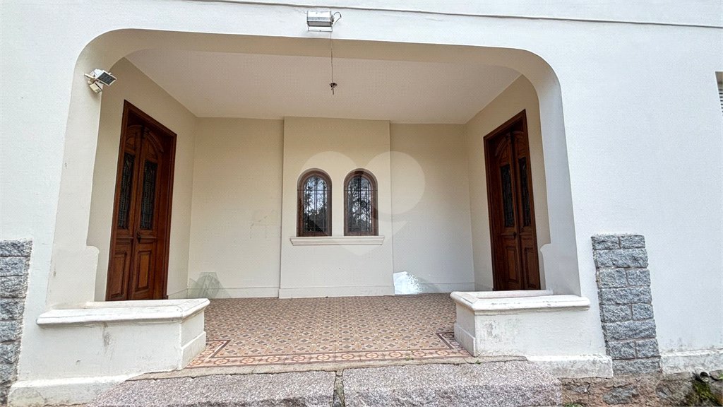 Sobrado à venda ou para alugar com 15 quartos em Tremembé, São Paulo, SP