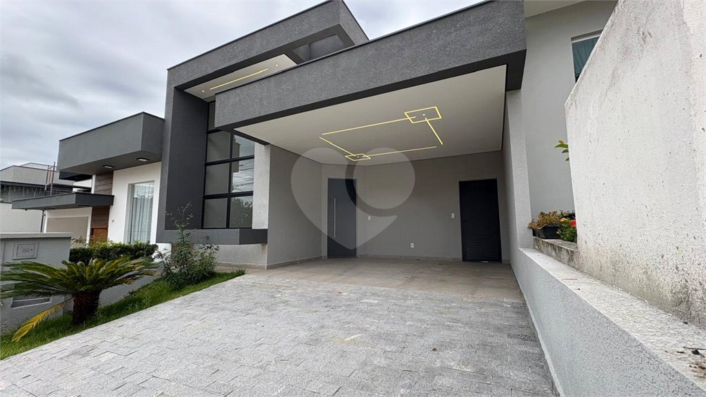 Casa à venda com 3 quartos, sendo 1 suíte, no condomínio Villagio Milano, Sorocaba - SP