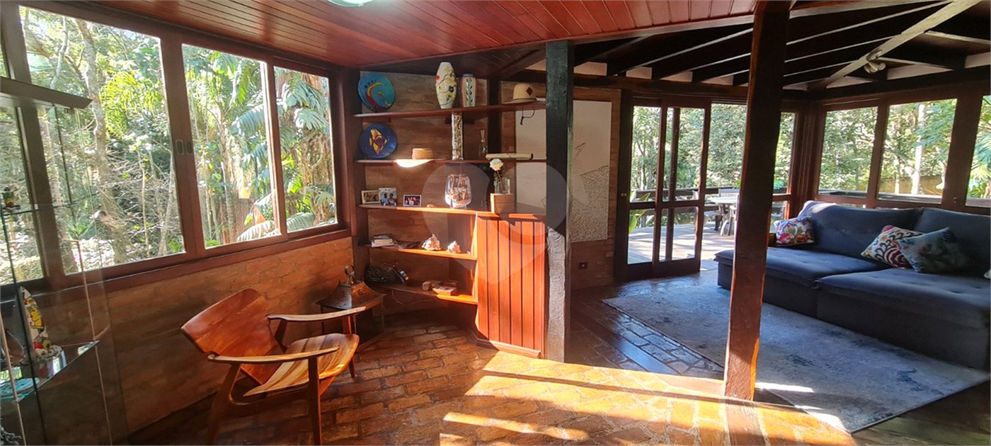 Casa à venda com 4 suítes em Serra da Cantareira, Mairiporã, SP