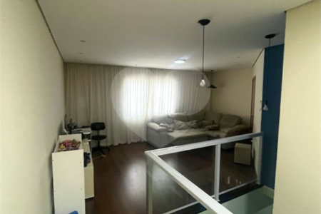 Sobrado à venda com 3 quartos, sendo 1 suíte, em Vila Piauí, São Paulo, SP