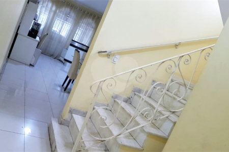 Sobrado à venda com 3 quartos, sendo 1 suíte, em Parada Inglesa, São Paulo, SP