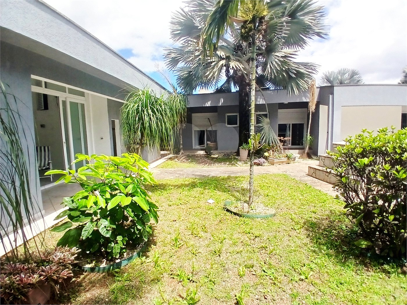 Casa Térrea à venda com 3 suítes em Anchieta, São Bernardo do Campo, SP
