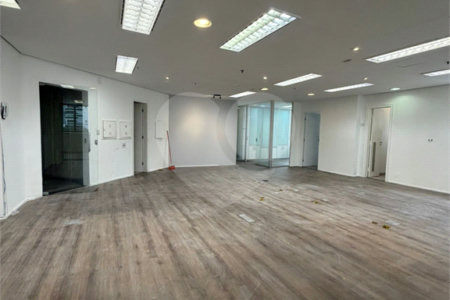 Sala à venda em Cidade Monções, São Paulo, SP