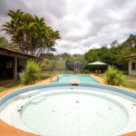 Casa à venda ou para alugar com 5 quartos, sendo 2 suítes, no condomínio Restinga Verde, São Roque - SP