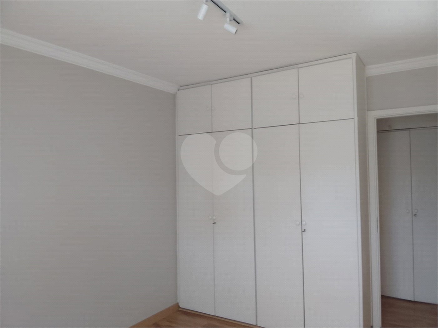Apartamento à venda com 3 quartos, sendo 1 suíte, em Jardim Paulista, São Paulo, SP