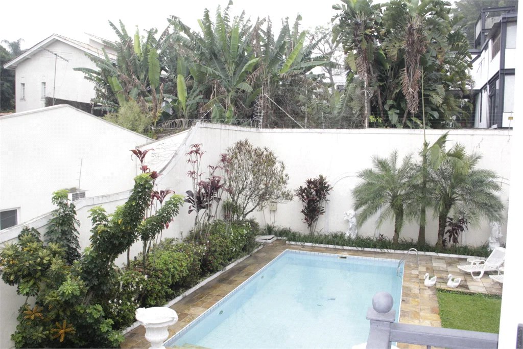 Casa à venda ou para alugar com 5 suítes em Jardim Leonor, São Paulo, SP