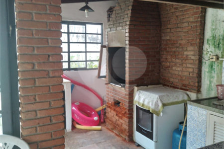 Casa à venda com 3 quartos, sendo 2 suítes, em Vila Santista, Atibaia, SP