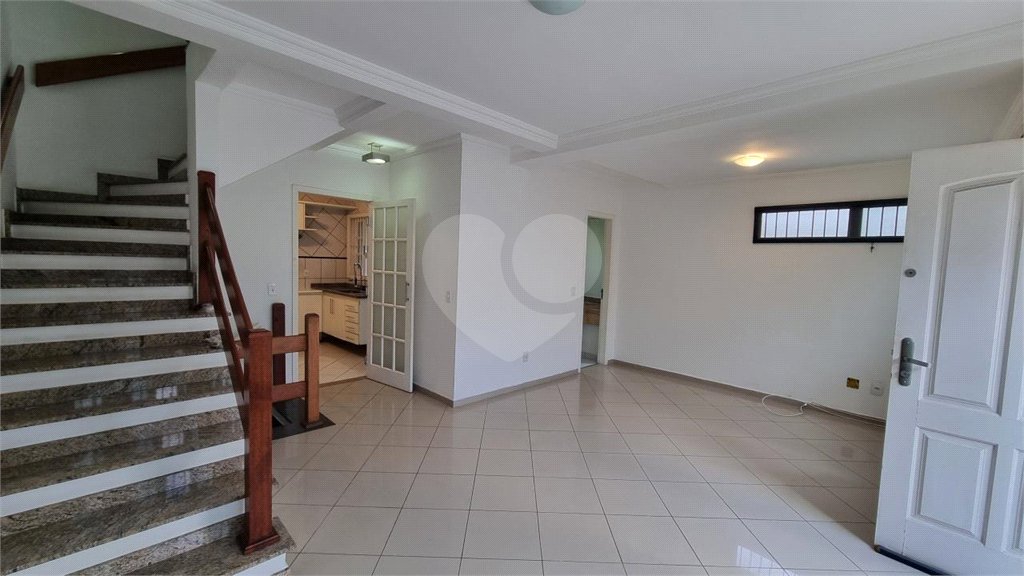 Casa à venda com 3 quartos, sendo 1 suíte,  no condomínio Residencial Villagio, São Paulo - SP
