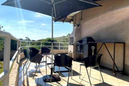 Casa à venda com 5 quartos, sendo 3 suítes,  no condomínio Flamboyant, Atibaia - SP