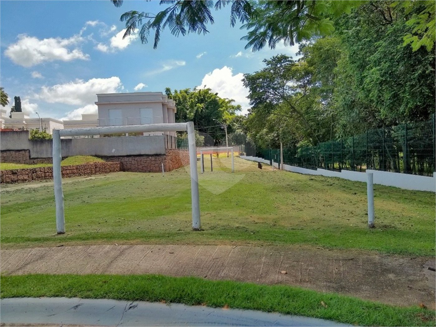 Casa à venda com 4 suítes no condomínio Vila Panorama, Indaiatuba - SP