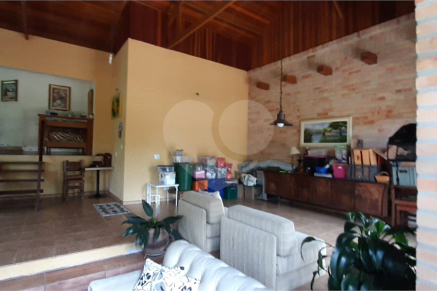 Casa à venda ou para alugar com 3 quartos, sendo 1 suíte, no condomínio Alpes de Caieiras, Caieiras - SP