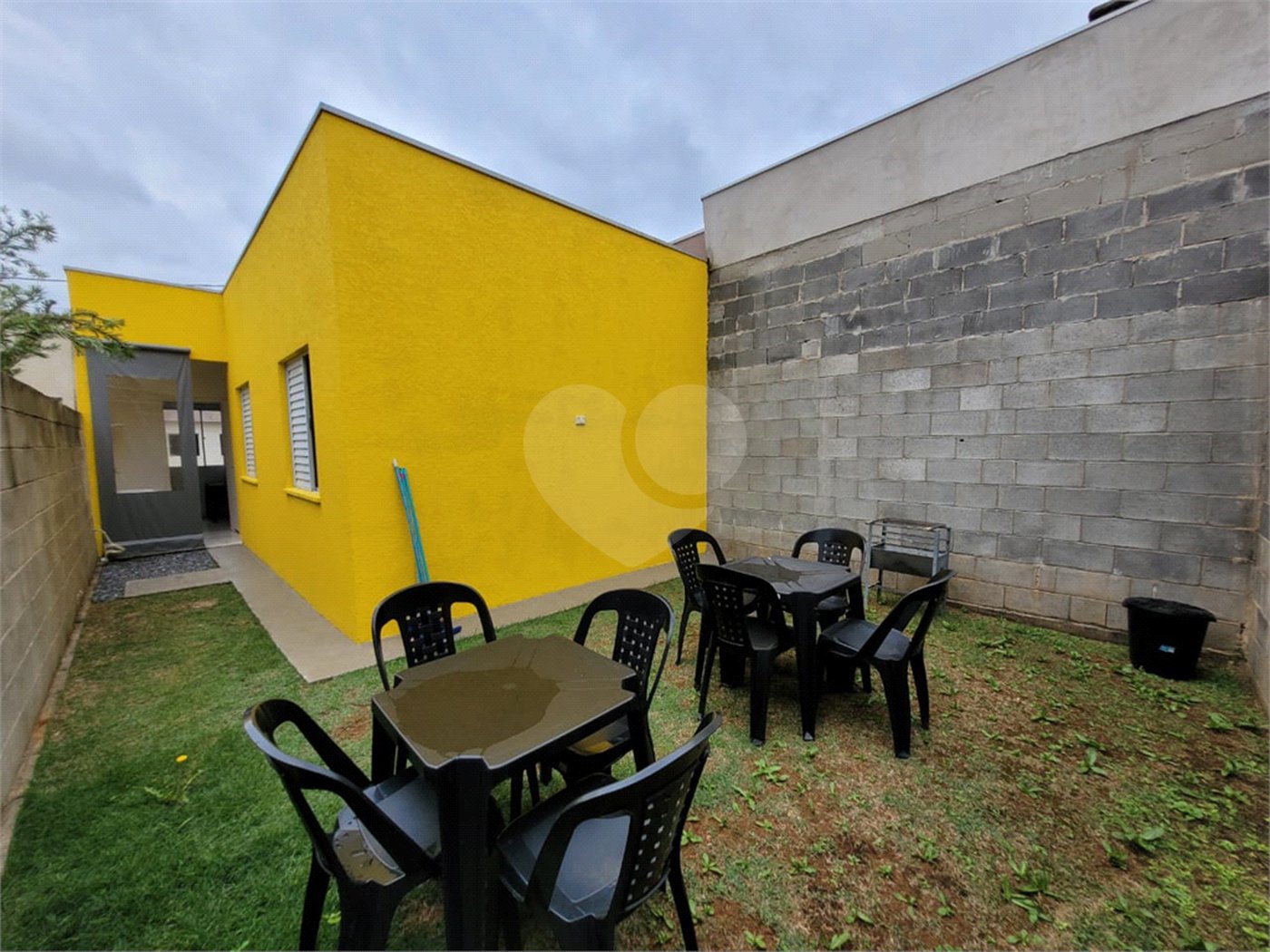 Casa à venda com 2 quartos no condomínio Novo Horizonte, Itapetininga - SP