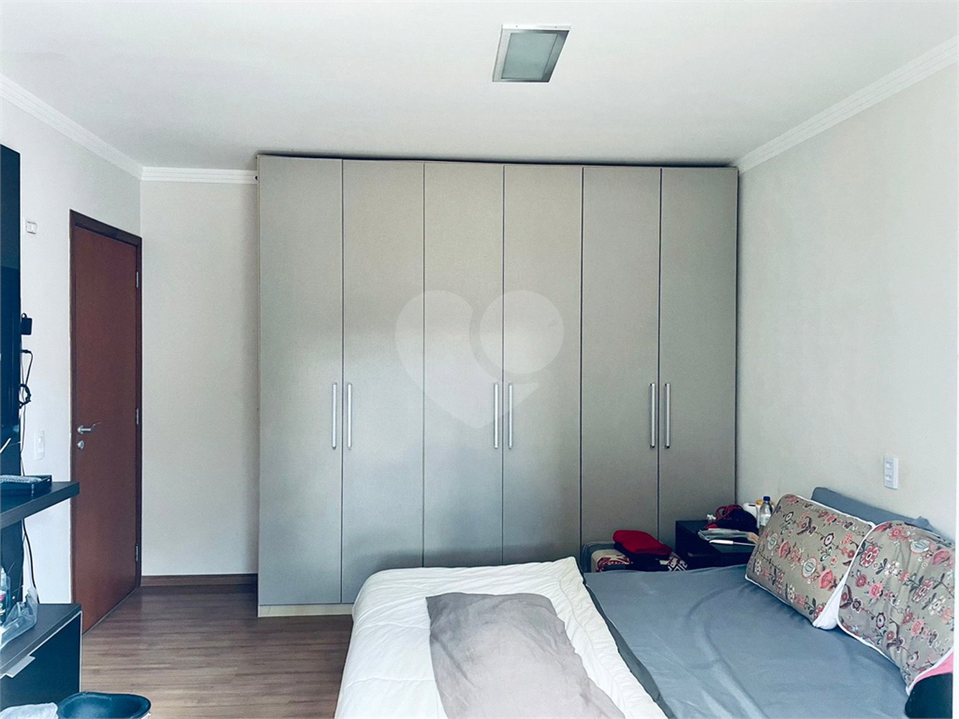 Casa à venda com 3 quartos, sendo 1 suíte, no condomínio Shambala I, Atibaia - SP