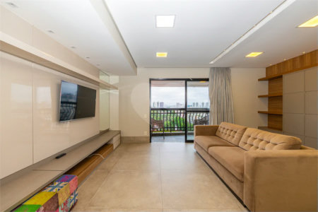 Apartamento à venda com 3 quartos, sendo 1 suíte, em Chácara Santo Antônio, São Paulo, SP