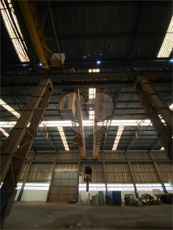 Galpão industrial à venda ou para locação na beira da Rodovia Hermínio Petrin - SP 308.
