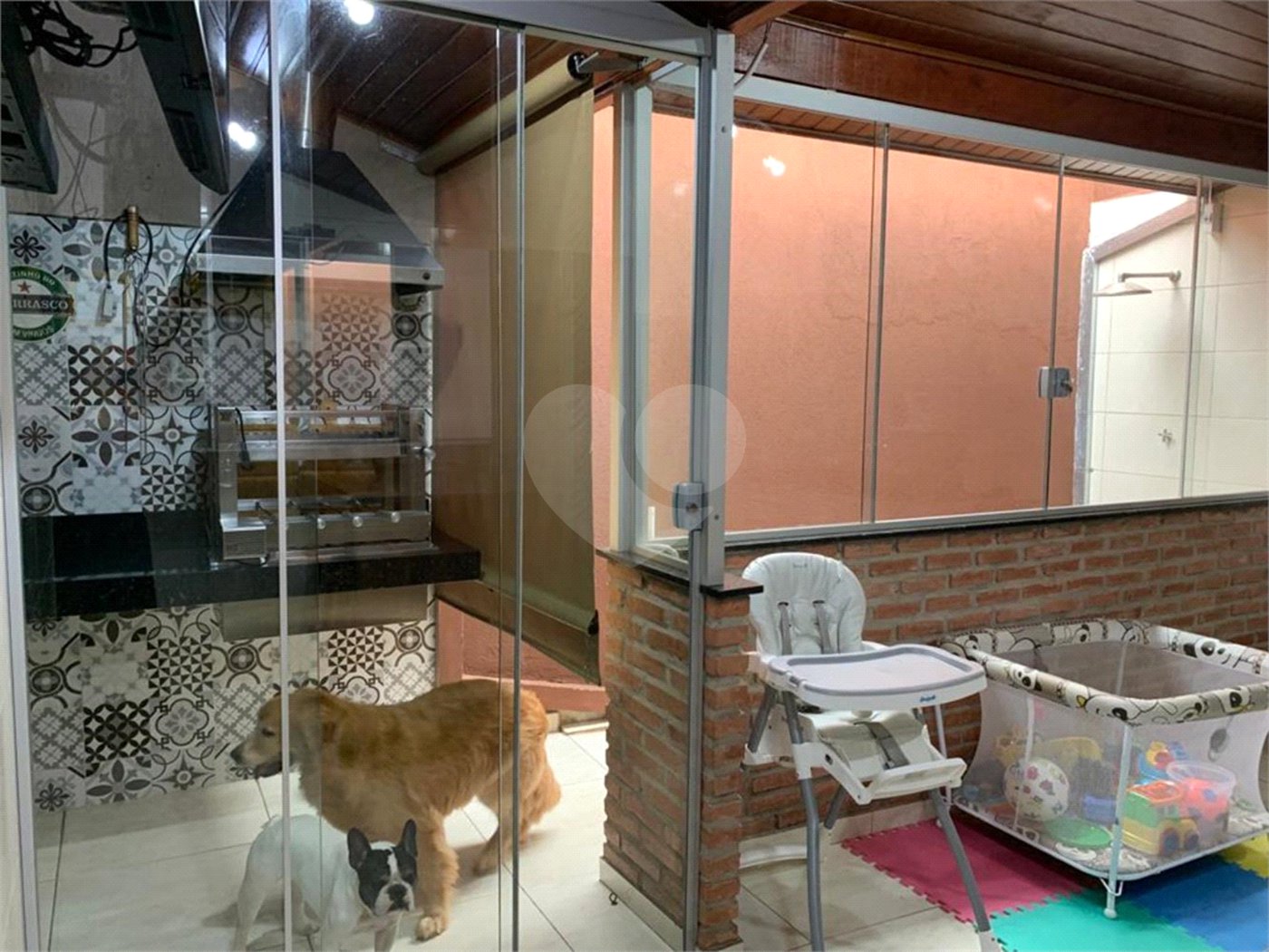 Casa térrea no Condomínio Moradas I.