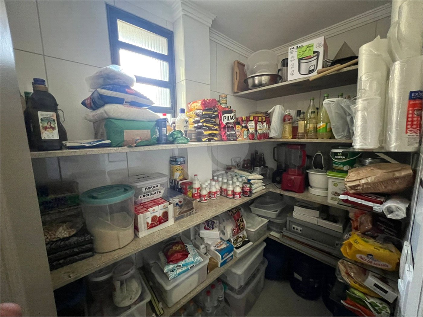 Casa à venda com 6 quartos, sendo 5 suítes, no condomínio Alpes da Cantareira, Mairiporã - SP