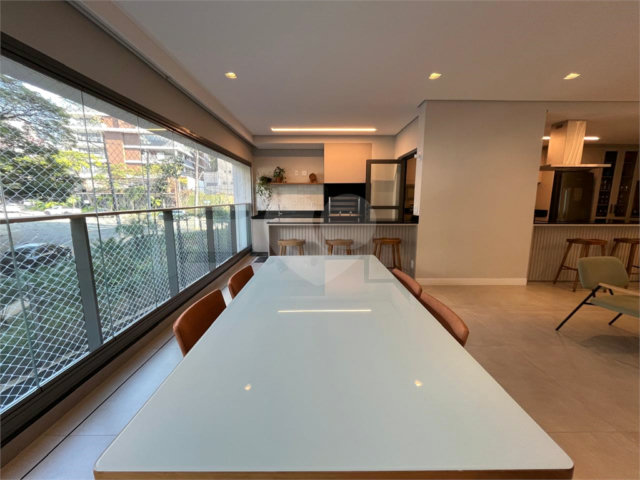 Apartamento à venda com 4 quartos, sendo 2 suítes,  em Perdizes, São Paulo, SP