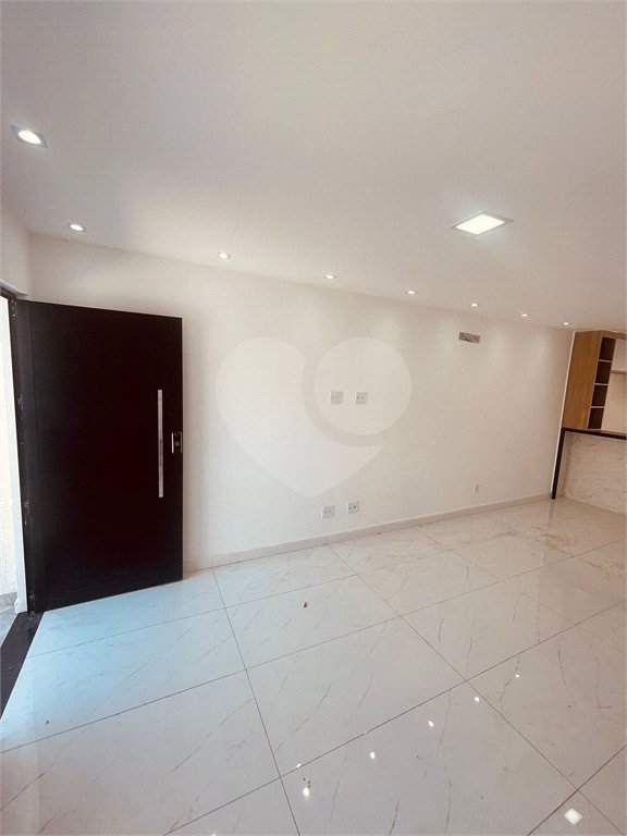 Casa à venda com 3 quartos, sendo 2 suítes, no condomínio Grand Park, Rio de Janeiro - RJ