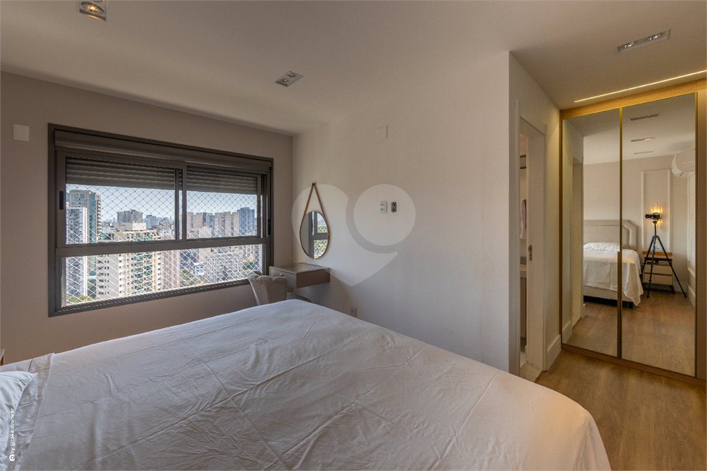Apartamento à venda com 4 quartos, sendo 2 suítes, em Campo Belo, São Paulo, SP
