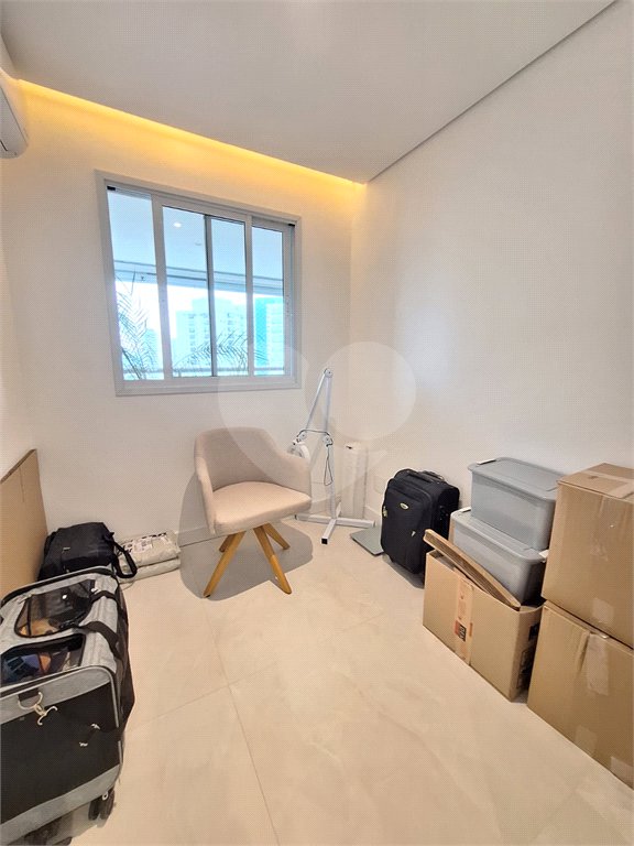 Apartamento à venda com 3 quartos, sendo 1 suíte,  em Vila Andrade, São Paulo, SP
