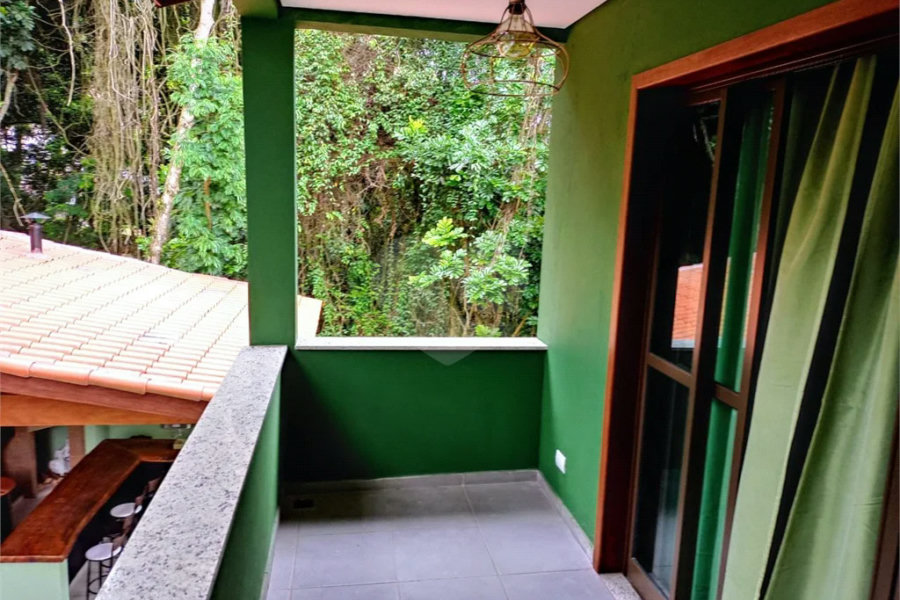 Casa à venda ou para alugar com 5 quartos, sendo 4 suítes, no condomínio Associação Reserva das Hortênsias, Mairiporã - SP