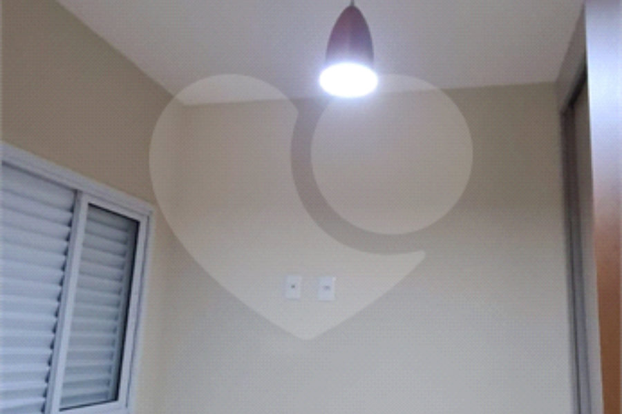 Casa à venda com 3 quartos, sendo 1 suíte, no condomínio Alvorada Parque Vitória, São Paulo - SP