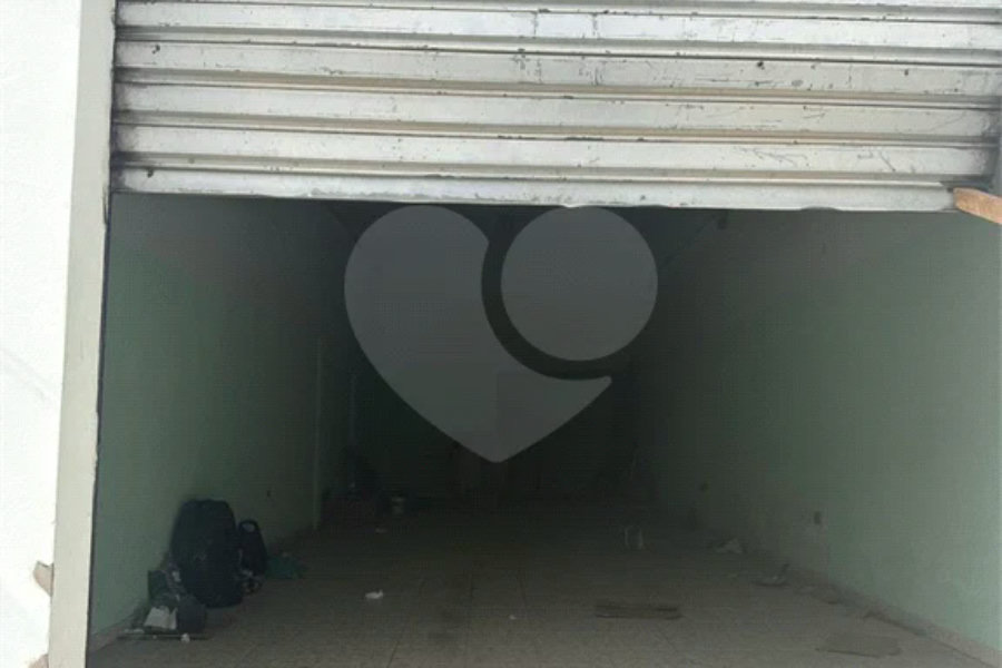 Sobrado à venda com 2 quartos em Vila Zat, São Paulo, SP
