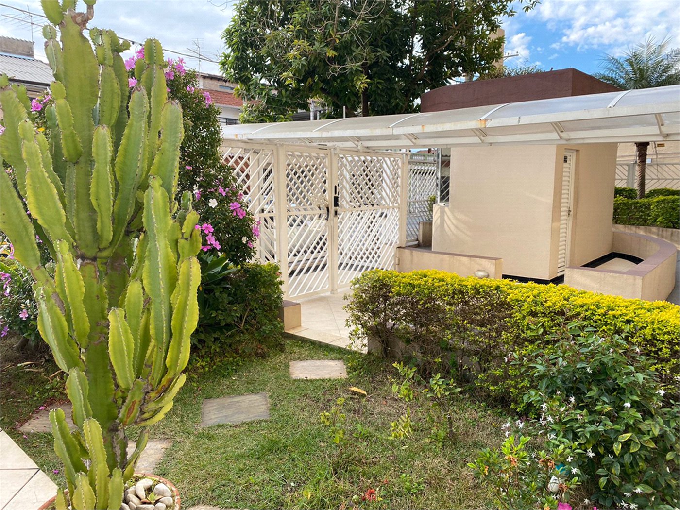 Apartamento à venda com 3 quartos, sendo 1 suíte, em Vila Medeiros, São Paulo, SP