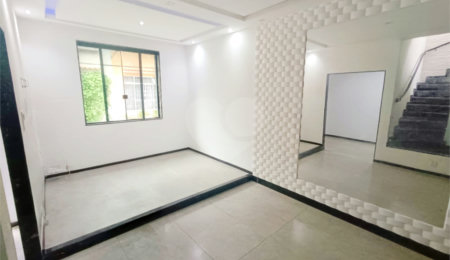Casa de Vila à venda com 3 quartos, sendo 1 suíte,  em Praça da Bandeira, Rio de Janeiro, RJ