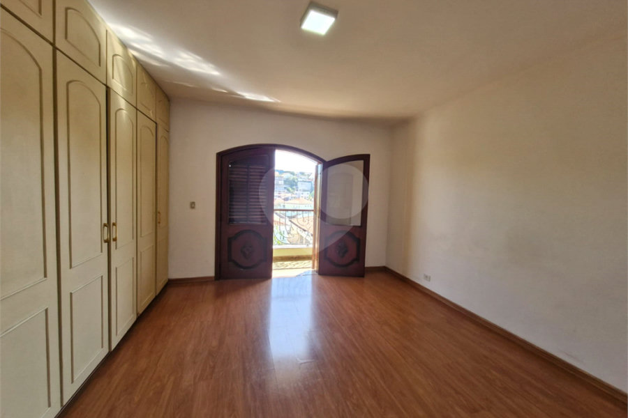Sobrado à venda com 4 quartos, sendo 3 suítes, em Jardim São Bento, São Paulo, SP