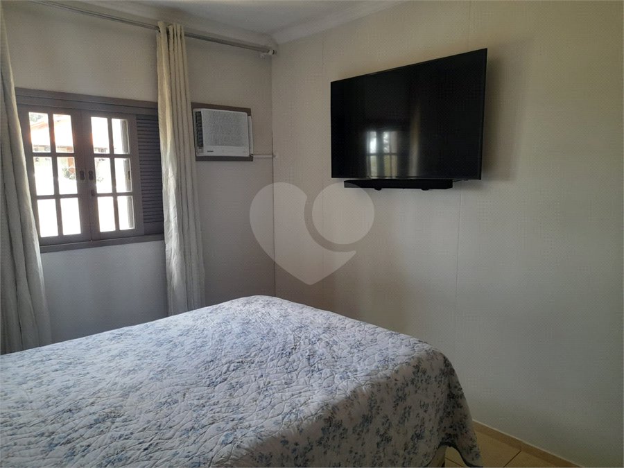 Casa à venda com 3 quartos, sendo 2 suítes, no condomínio Outeiro das Flores, Itupeva - SP