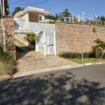 Casa à venda com 3 suítes no condomínio Estância Marambaia, Vinhedo - SP