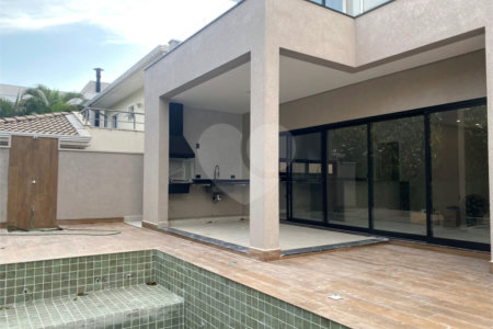 Casa à venda com 4 quartos, sendo 3 suítes, no condomínio Recanto dos Paturis, Vinhedo - SP