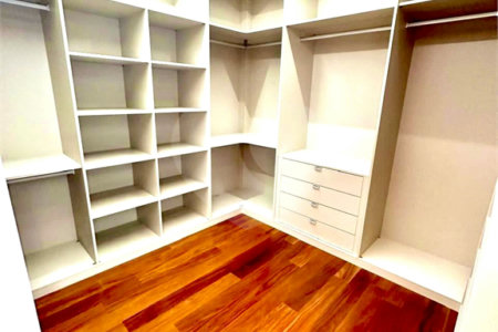 Casa à venda com 4 quartos, sendo 3 suítes, no condomínio Residencial Tivoli Park, Sorocaba - SP
