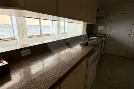 Apartamento à venda com 3 quartos, sendo 1 suíte, em Santa Cecília, São Paulo, SP