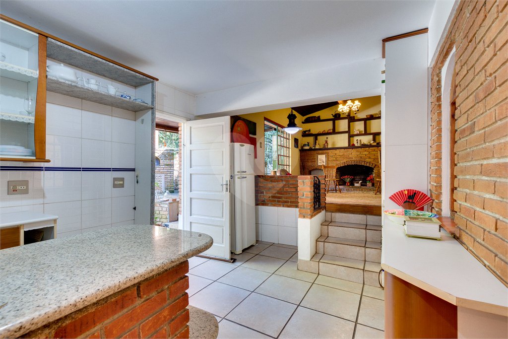 Casa à venda com 4 quartos, sendo 1 suíte,  em Jardim Marajoara, São Paulo, SP