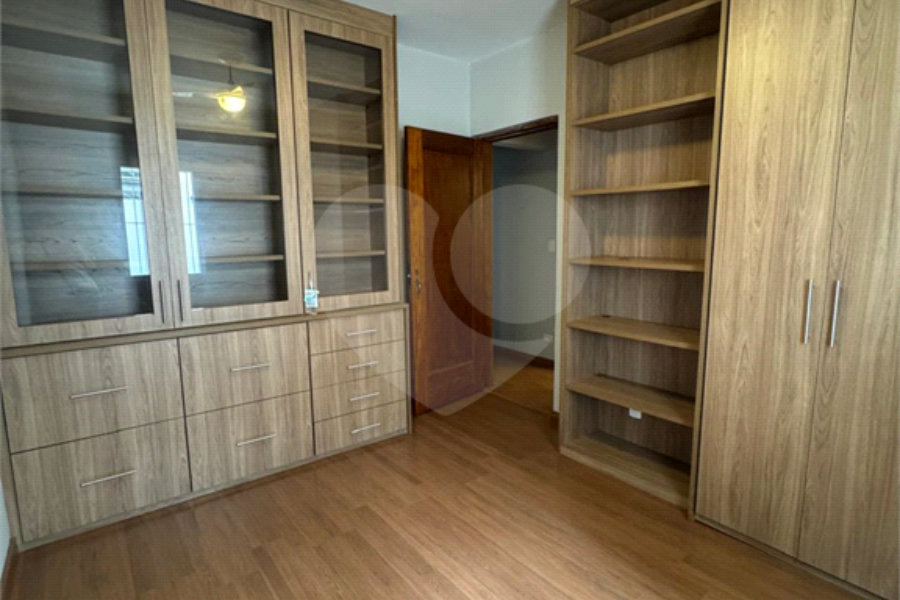 Casa Térrea à venda com 3 quartos, sendo 1 suíte, em Vila Madalena, São Paulo, SP