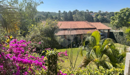Casa à venda com 3 quartos, sendo 1 suíte, no condomínio Estância Marambaia, Vinhedo - SP