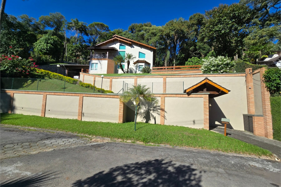 Casa à venda com 4 suítes no condomínio Associação Reserva das Hortênsias, Mairiporã - SP