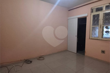 Casa à venda com 3 quartos, sendo 1 suíte, em Senador Camará, Rio de Janeiro, RJ