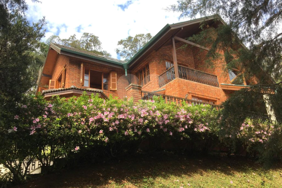 Casa à venda com 5 quartos, sendo 4 suítes,  no condomínio Cantareira, Mairiporã - SP