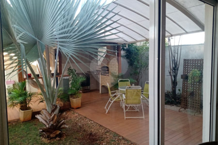 Sobrado no Condomínio Jardim Botânico