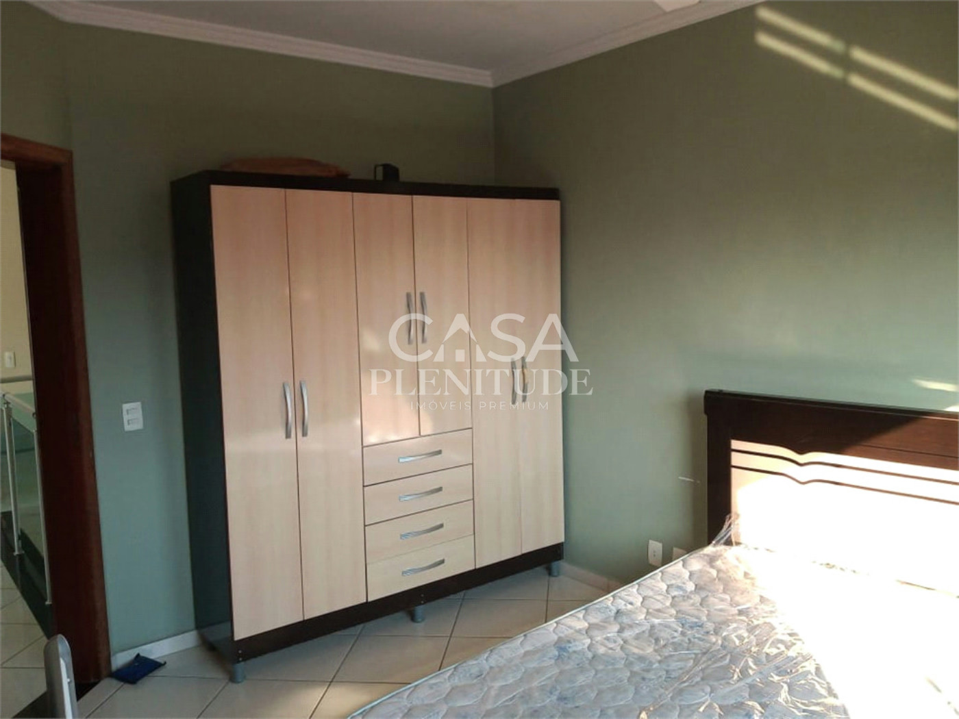 Sobrado à venda com 3 quartos, sendo 1 suíte,  em Wanel Ville, Sorocaba, SP