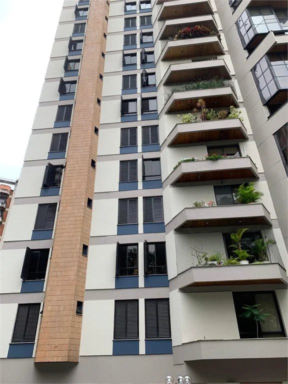 Apartamento à venda com 4 quartos, sendo 2 suítes, em Real Parque, São Paulo, SP